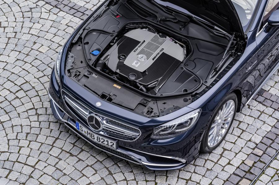 Моторный отсек Mercedes-AMG S65 Cabriolet (A217) 2016 года  (фото 13 из 17)